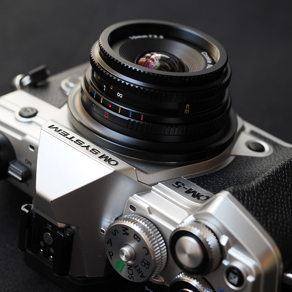 7Artisans 10mm F3.5  manuál objektív (M43) 10F35B-M)