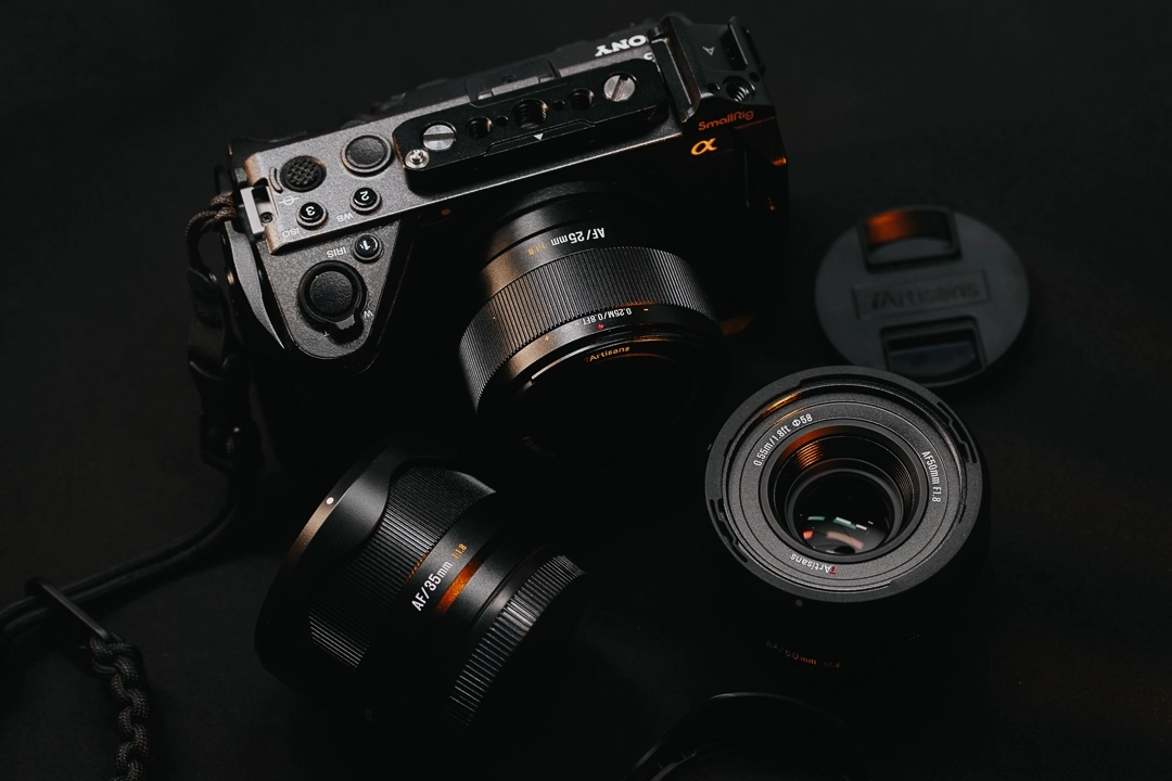 7Artisans AF 25mm F1.8  Lite autófókuszos objektív (Fuji-FX) APS-C fekete (AF25F18B-XAPS-C)