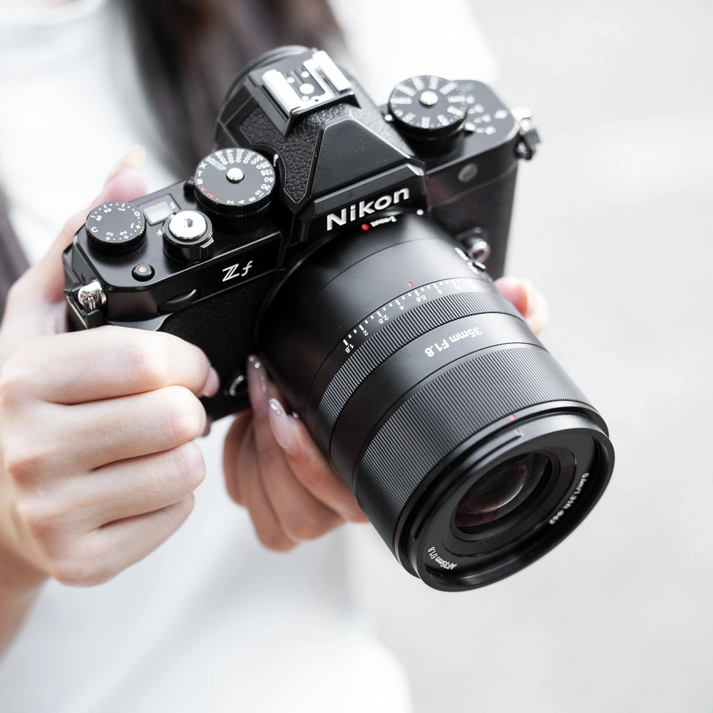 7Artisans AF 35mm F1.8 autófókuszos objektív (Nikon-Z) Full Frame (AF35F18B-Z)
