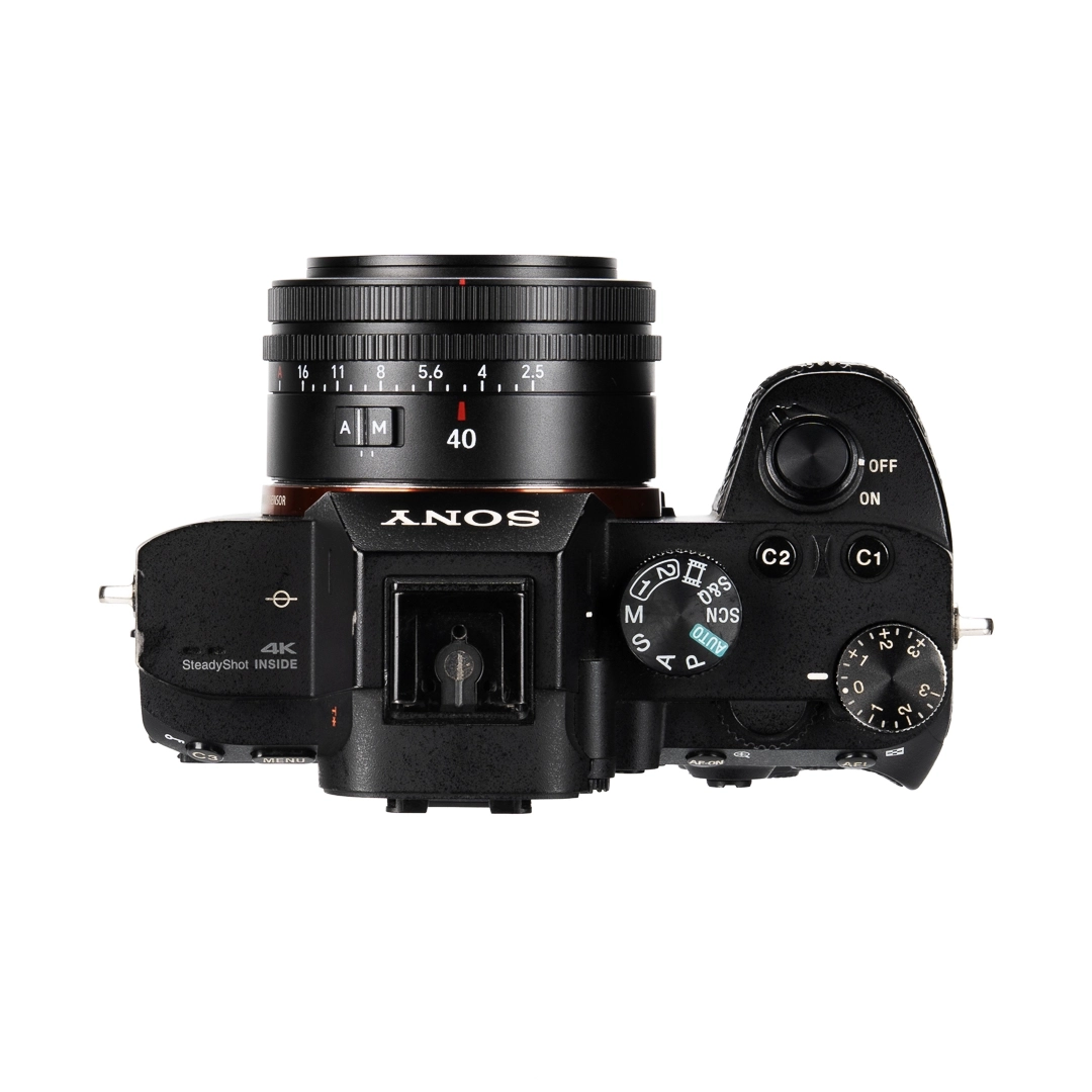 7Artisans AF 40mm F2.5 autófókuszos objektív (Sony-E) Full frame (AF40F25B-E)