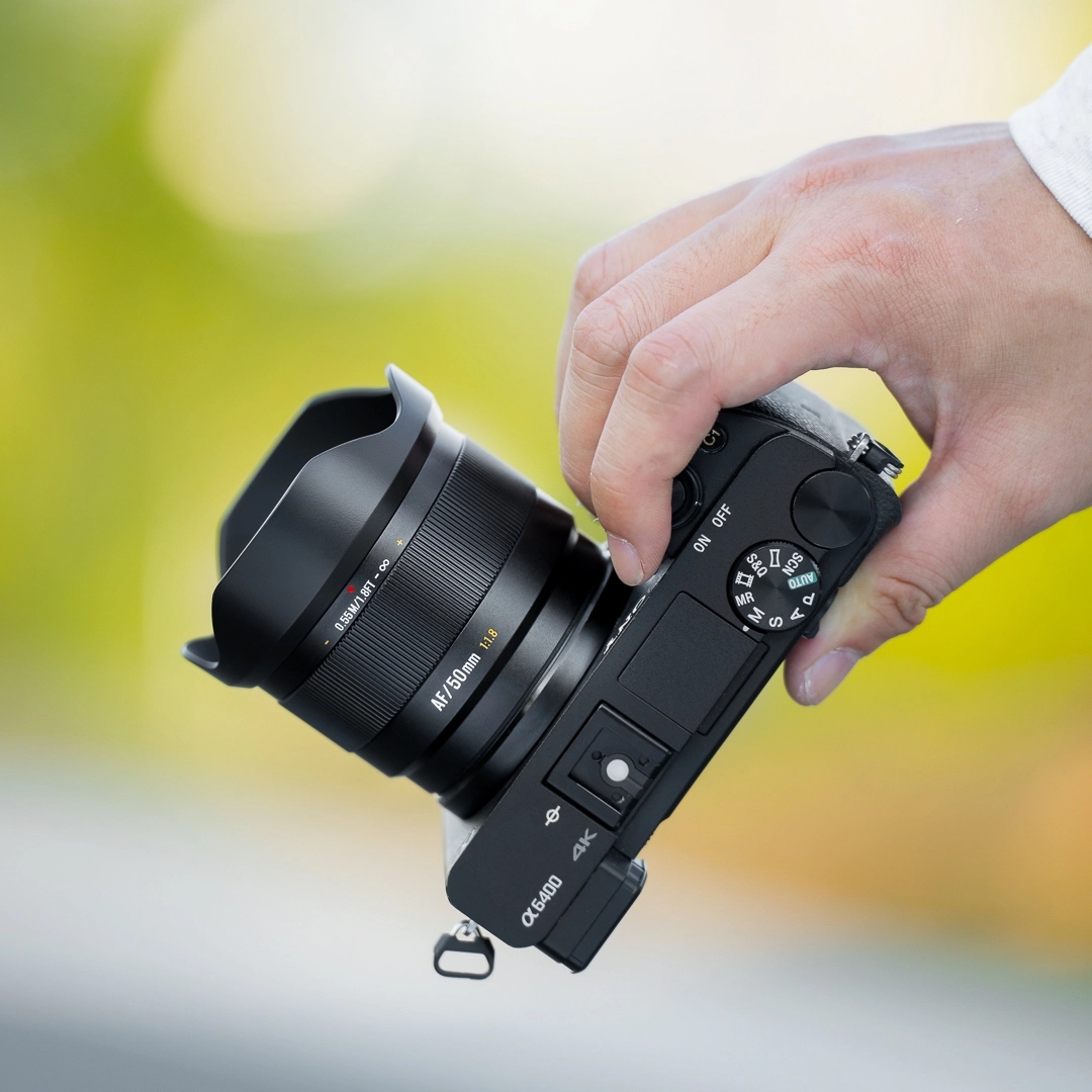 7Artisans AF 50mm F1.8  Lite autófókuszos objektív (Sony-E) APS-C fekete (AF50F18B-EAPS-C)