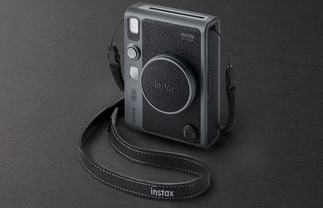 FUJIFILM Hungary Ltd. INSTAX MINI EVO ezüst jubileumi Limitált szett (16888571)