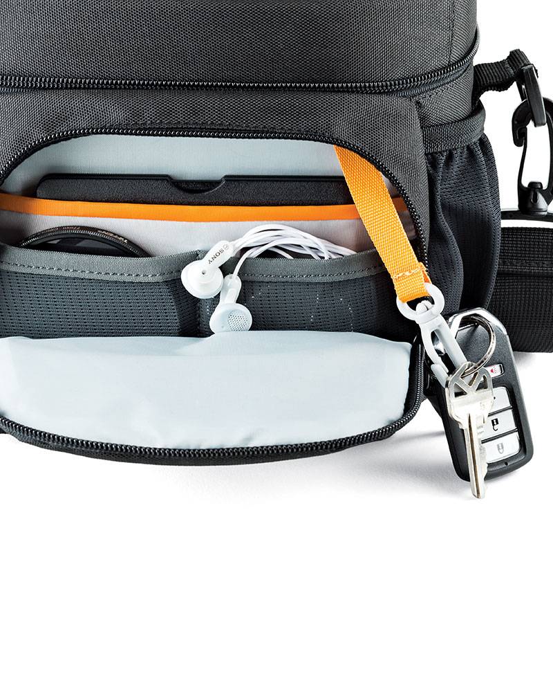 Lowepro Nova 160 AW II (fekete) (LP37119-PWW)