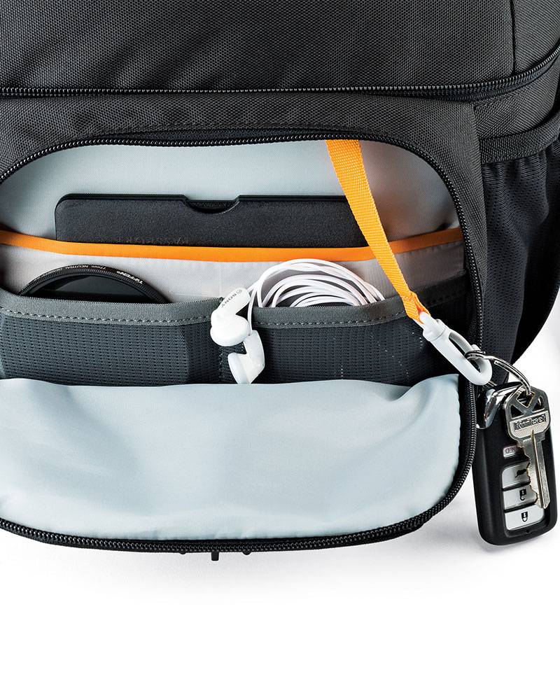 Lowepro Nova 180 AW II (fekete) (LP37123-PWW)