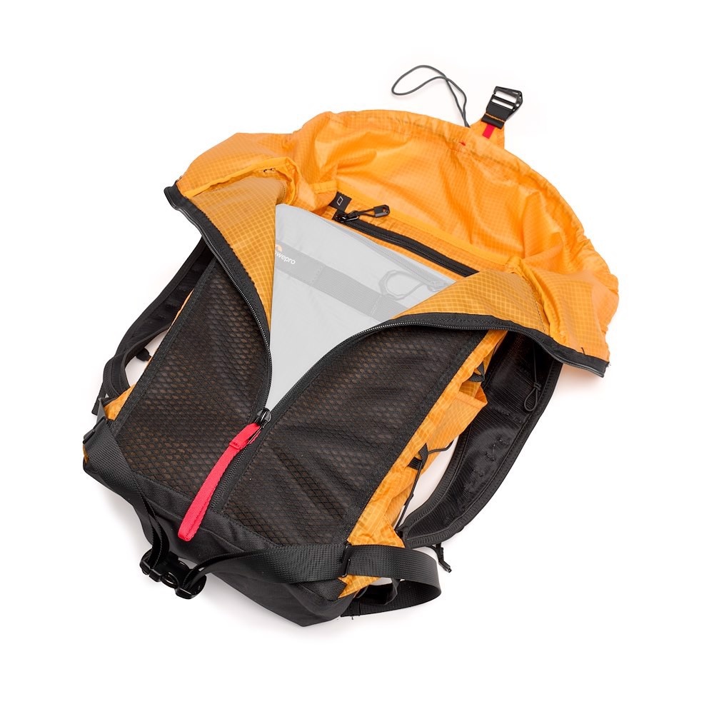 Lowepro RunAbout hátizsák 18L (LP37443-PWW)