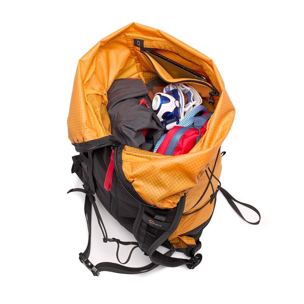 Lowepro RunAbout hátizsák 18L (LP37443-PWW)