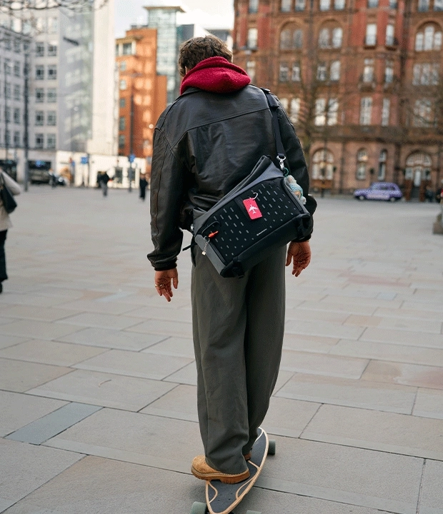 Manfrotto UNCOVER Messenger válltáska 7 L (MB UC-M-7L)
