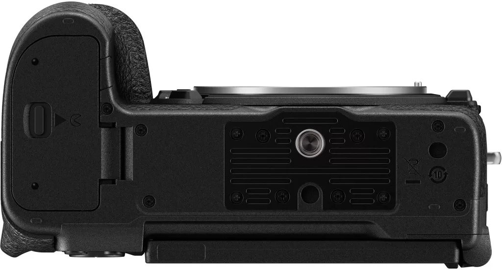 Nikon Z5IIC ezüst váz (VOA223AE)